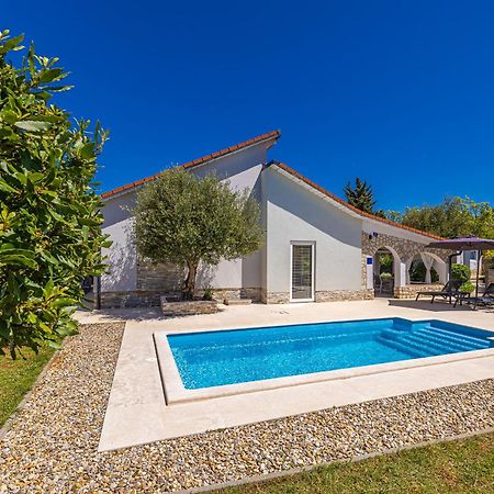 Holiday House Kai With Private Pool Pinezići エクステリア 写真