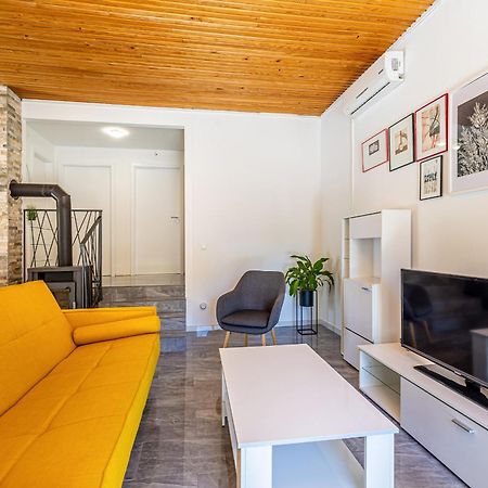 Holiday House Kai With Private Pool Pinezići エクステリア 写真