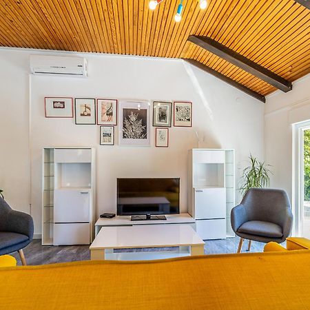 Holiday House Kai With Private Pool Pinezići エクステリア 写真