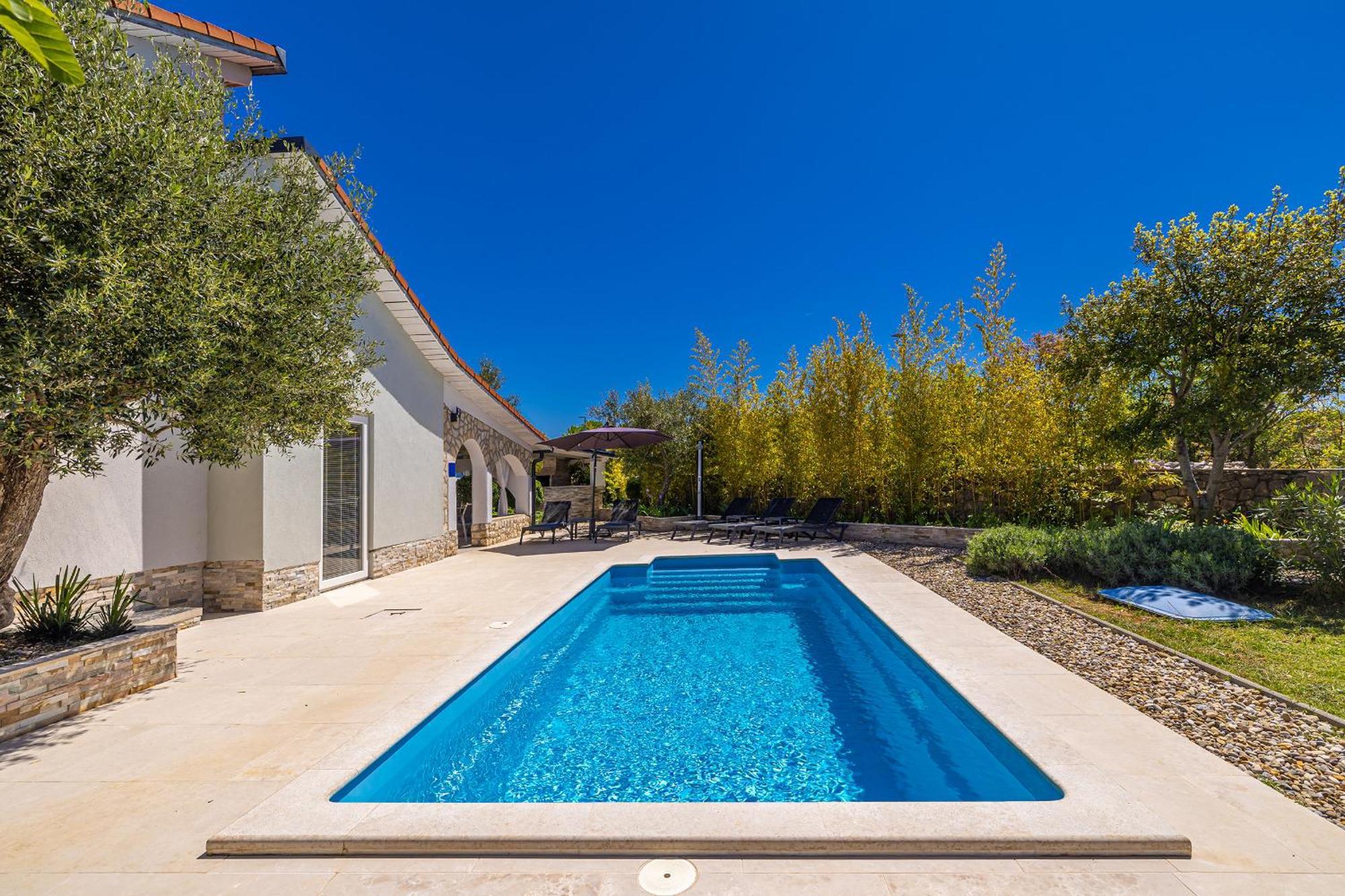 Holiday House Kai With Private Pool Pinezići エクステリア 写真