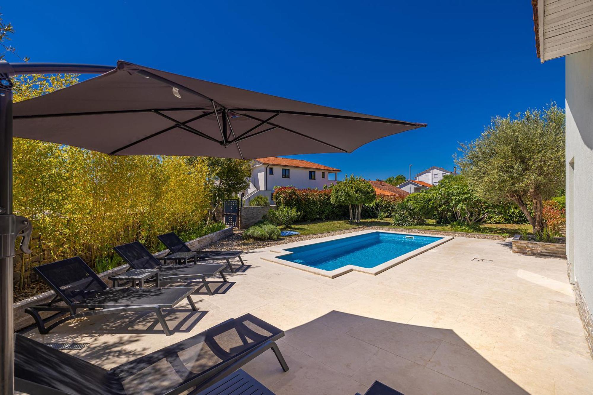 Holiday House Kai With Private Pool Pinezići エクステリア 写真