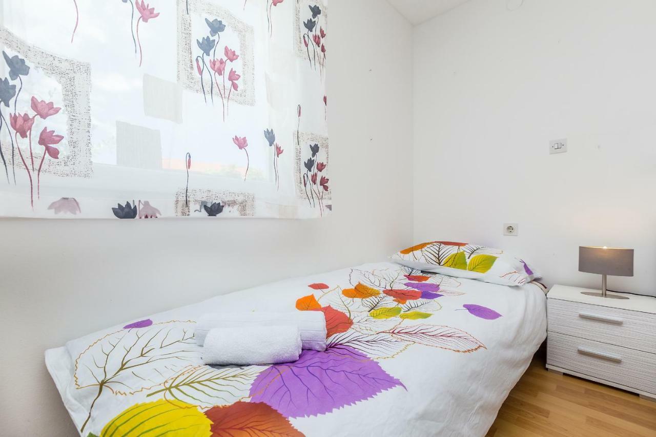 Holiday House Kai With Private Pool Pinezići エクステリア 写真