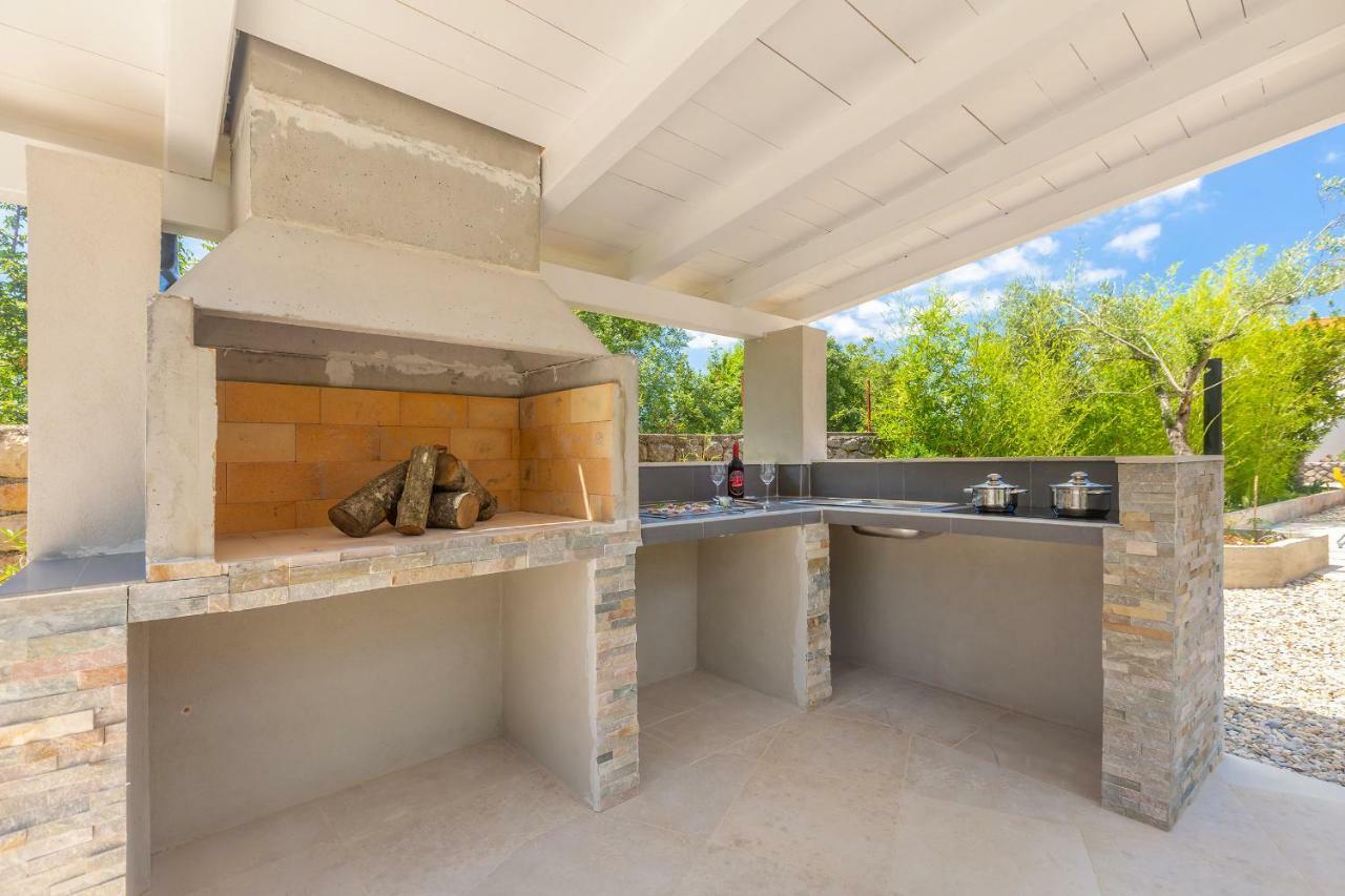 Holiday House Kai With Private Pool Pinezići エクステリア 写真